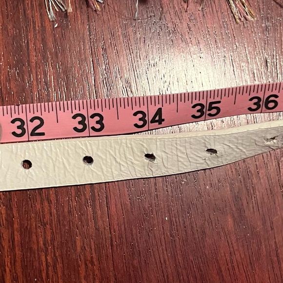 White Bling GUESS Belt Size Medium - Picture 3 of 6